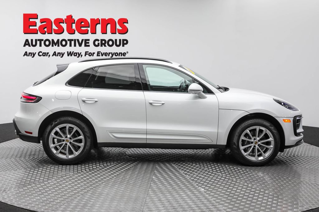 Used 2023 Porsche Macan T w/ Premium Package Plus image 4