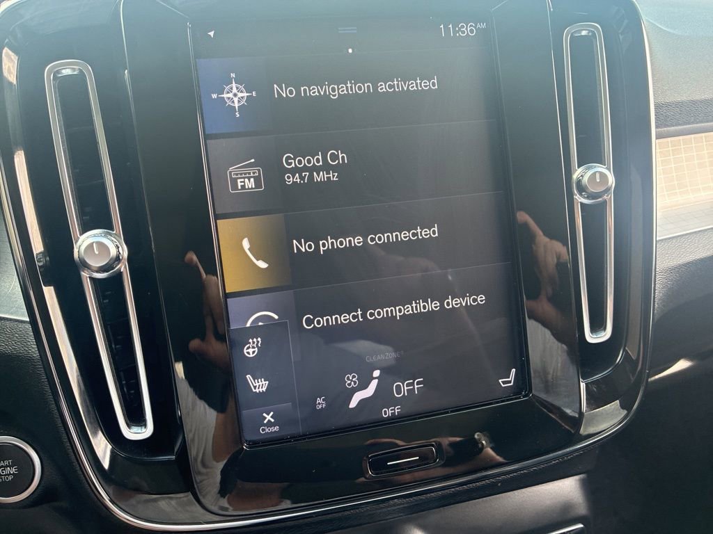 Used 2020 Volvo XC40 T5 Momentum image 10