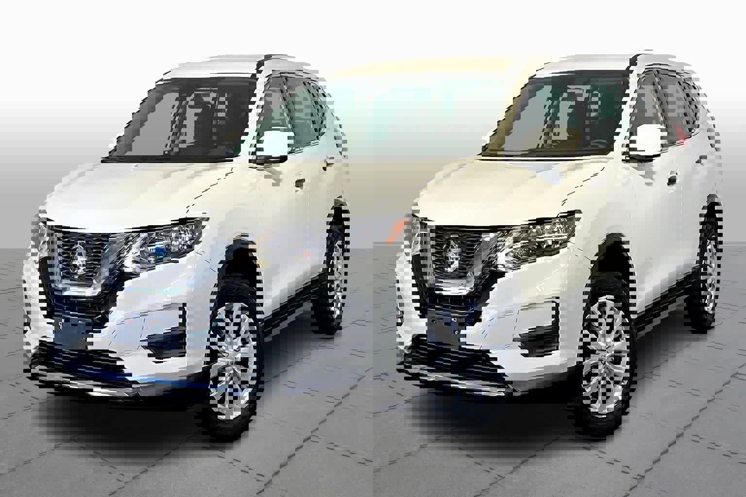 Used 2019 Nissan Rogue S image 2