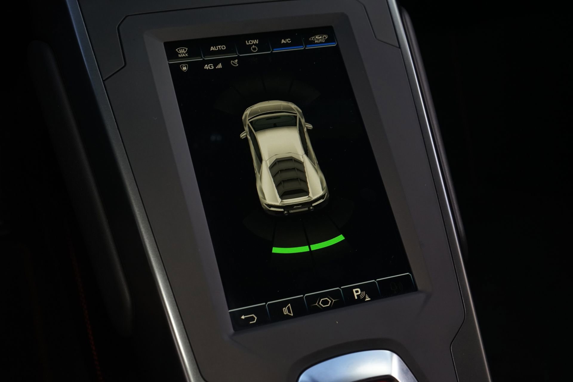 Used 2021 Lamborghini Huracan EVO image 16