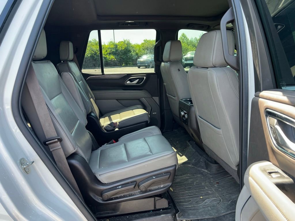 Used 2022 GMC Yukon SLT w/ SLT Premium Package AWD/4WD image 11
