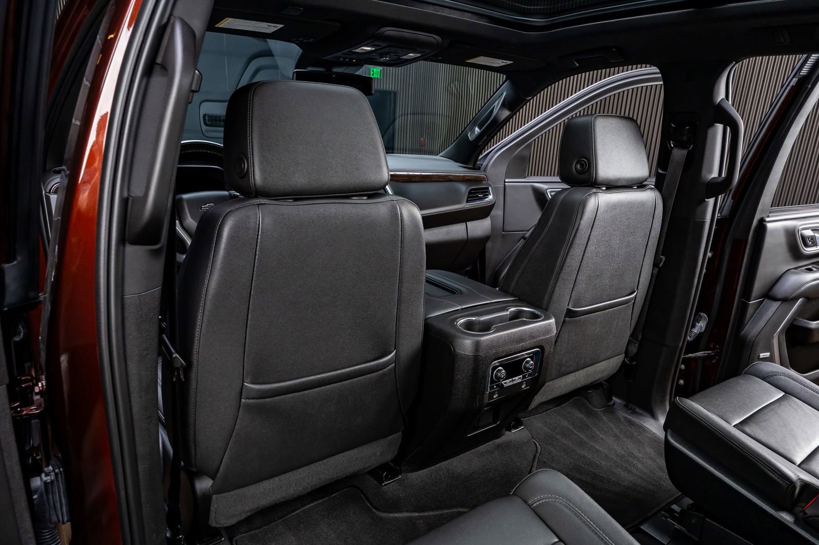 Used 2023 Chevrolet Tahoe Z71 w/ Z71 Off-Road Package AWD/4WD image 35