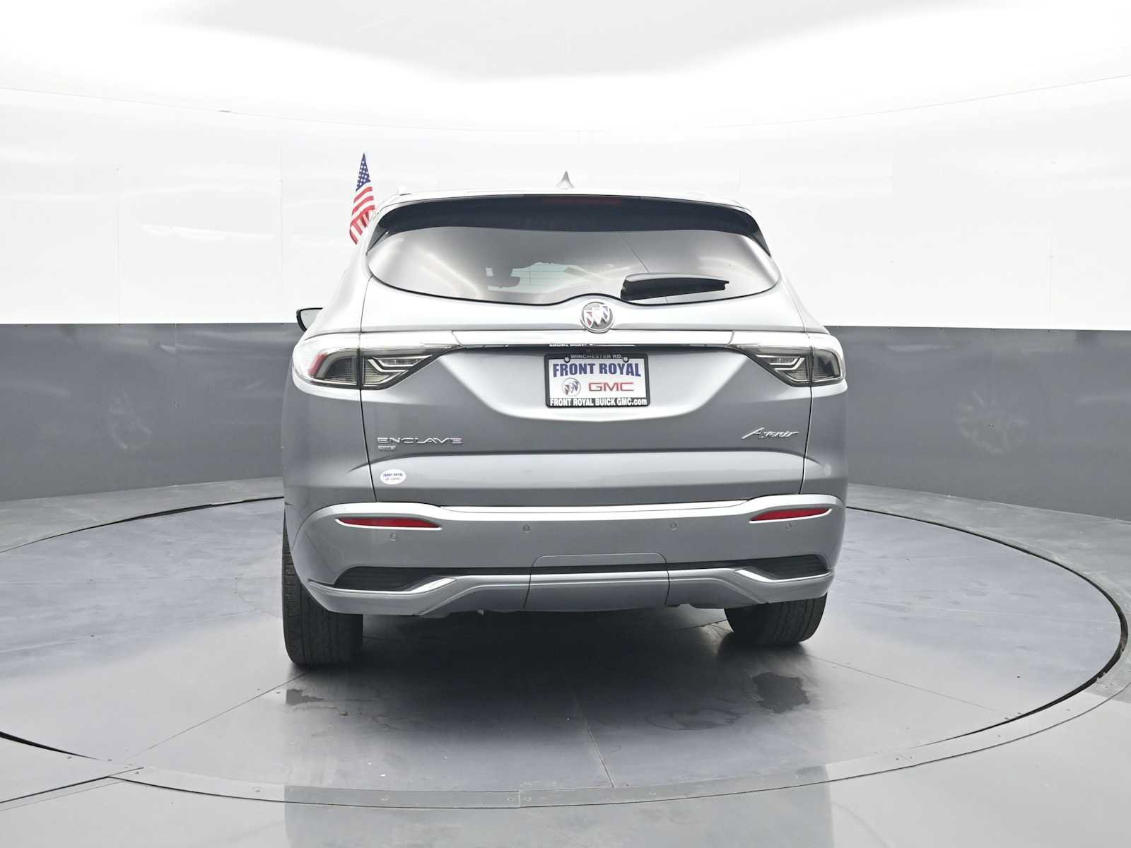Used 2024 Buick Enclave Avenir AWD/4WD image 6