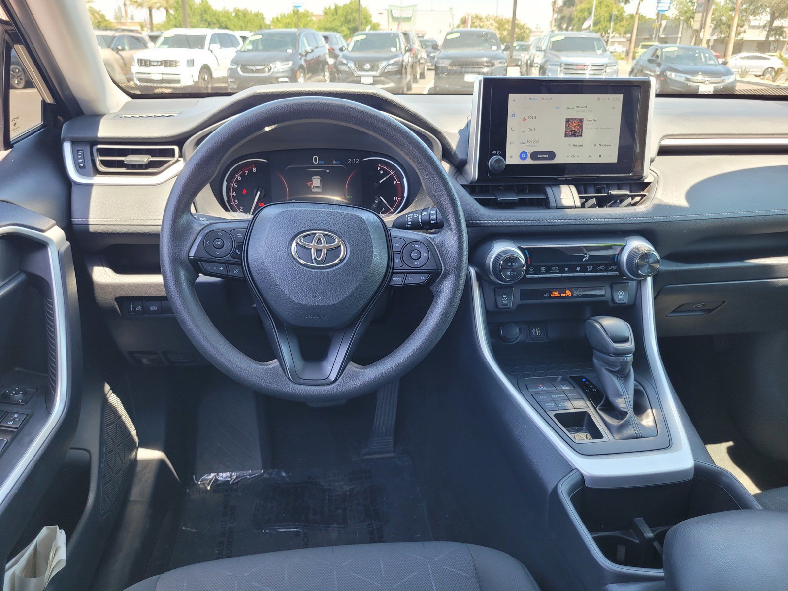 Used 2025 Toyota RAV4 XLE AWD/4WD image 18