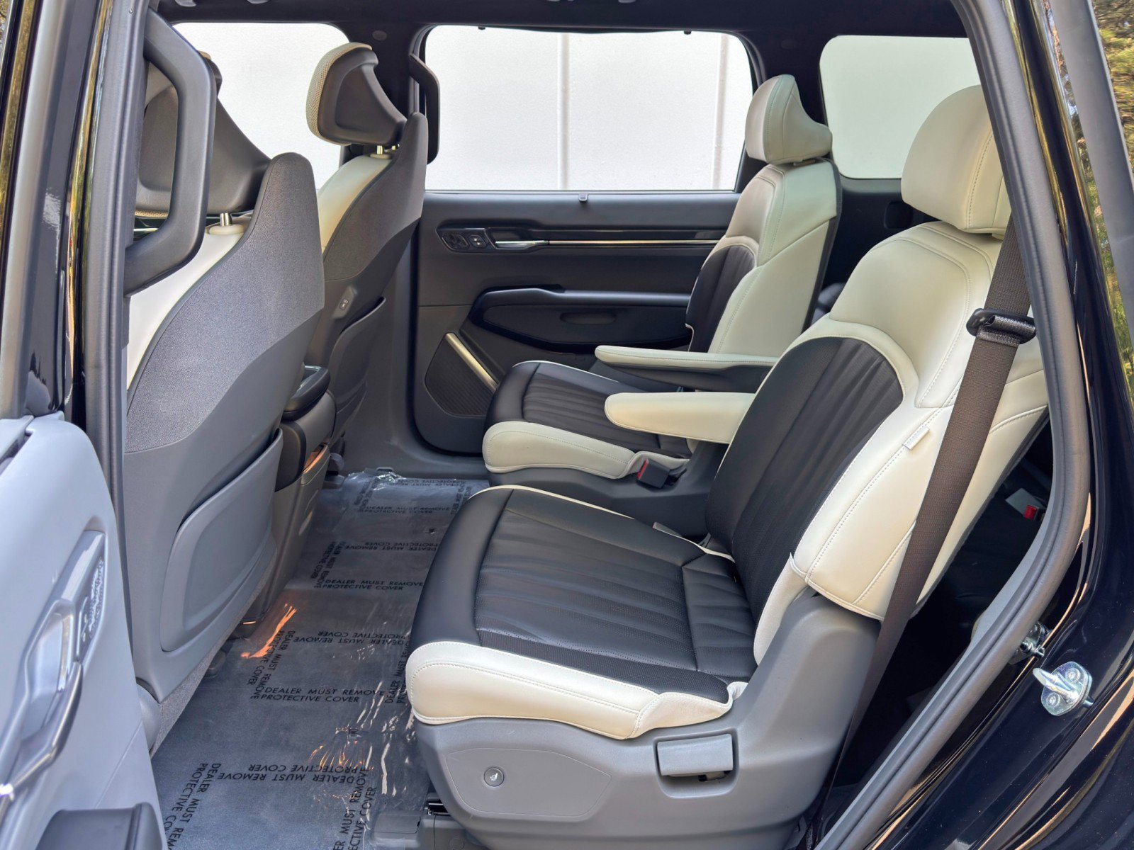 Used 2025 Kia EV9 GT-Line AWD/4WD image 47