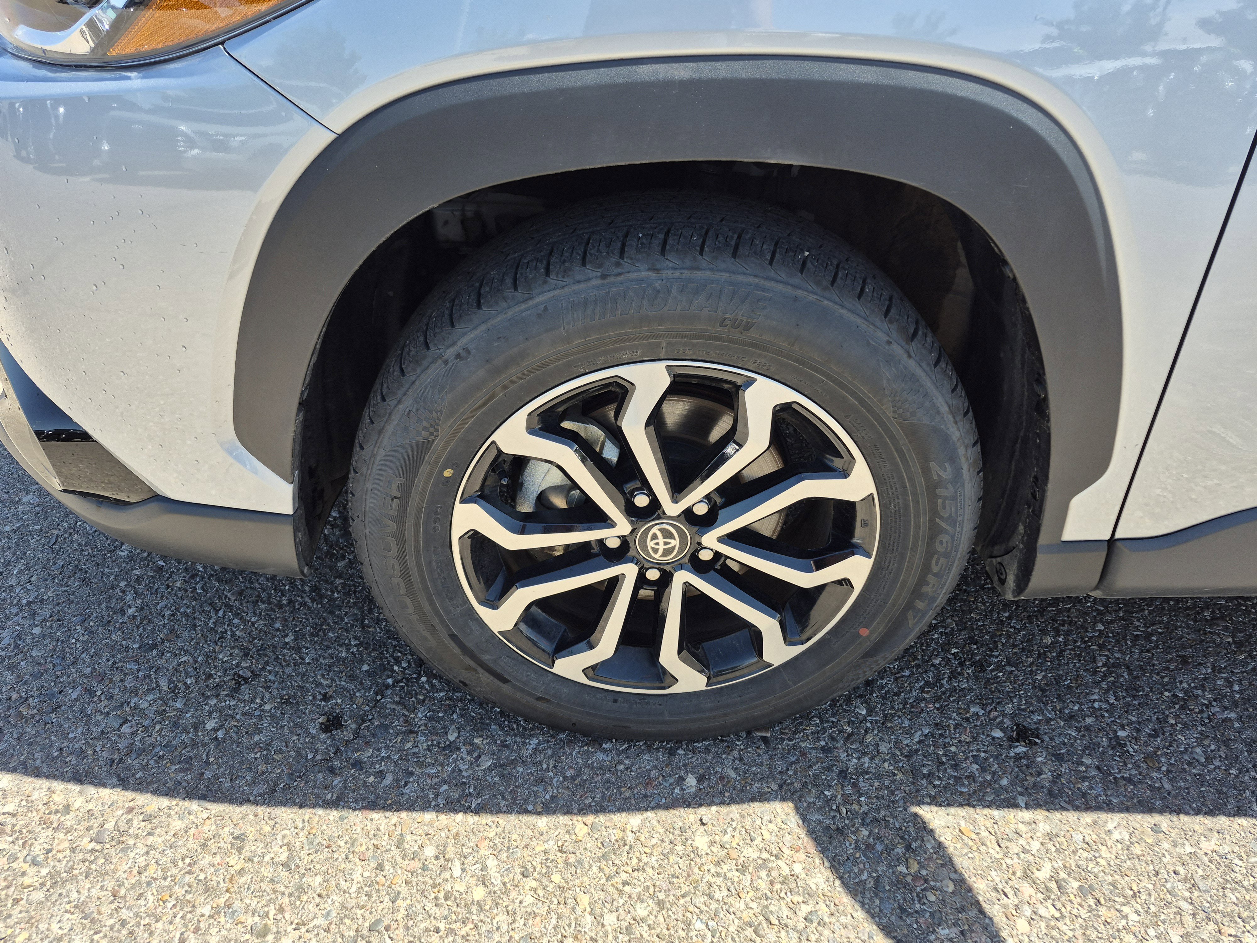 Used 2025 Toyota Corolla Cross AWD Hybrid image 24