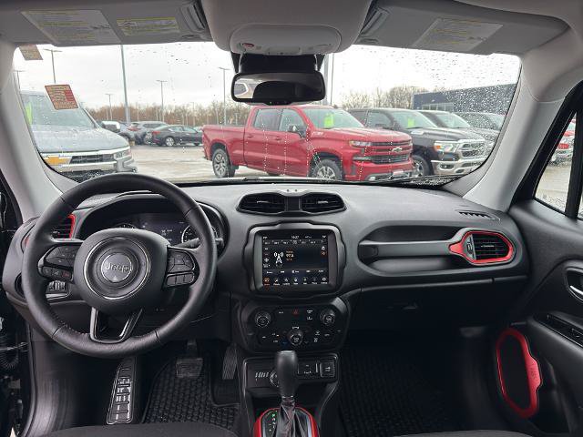 Used 2022 Jeep Renegade Trailhawk w/ Trailer Tow Group AWD/4WD image 28