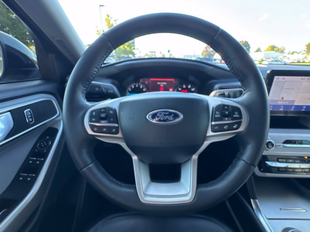 Used 2023 Ford Explorer XLT w/ Equipment Group 202A AWD/4WD image 23