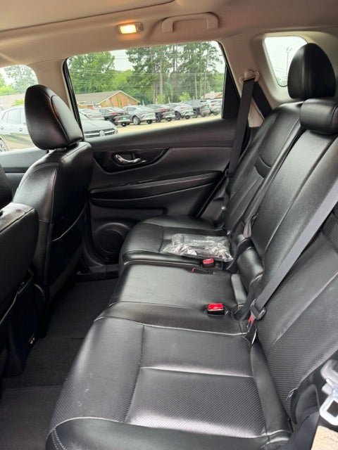 Used 2020 Nissan Rogue SL w/ Premium Package FWD image 16
