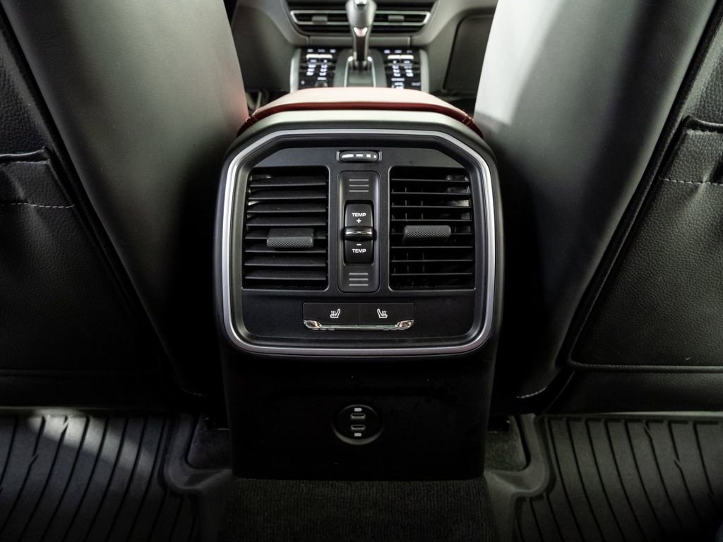 Certified 2023 Porsche Macan Turbo image 21