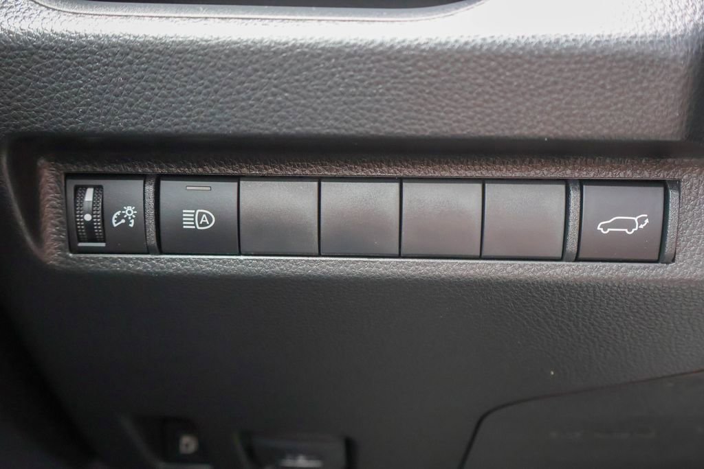 Used 2025 Toyota RAV4 XLE w/ Convenience Package image 19