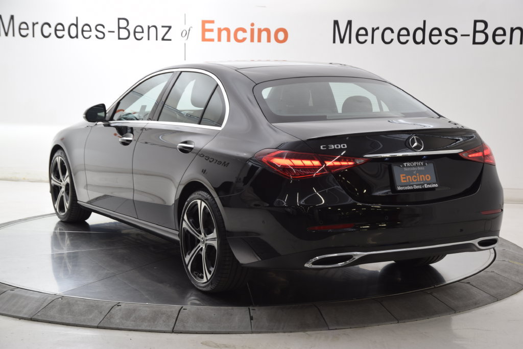 Used 2023 Mercedes-Benz C 300 Sedan image 4
