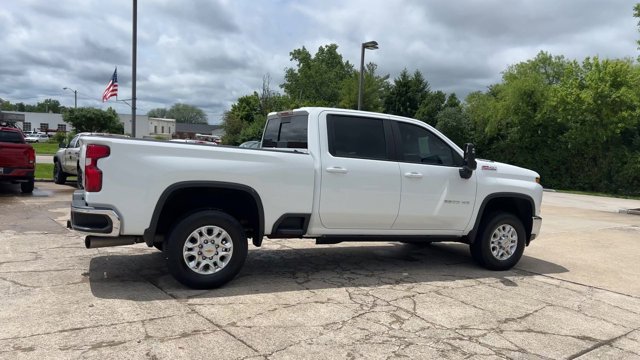 Used 2022 Chevrolet Silverado 2500 LT w/ Convenience Package AWD/4WD image 9