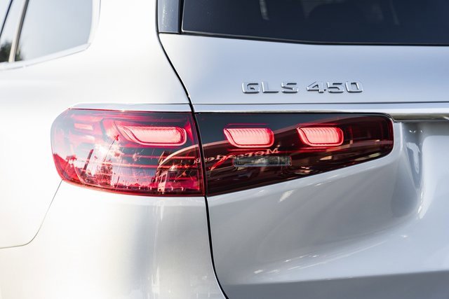 Certified 2025 Mercedes-Benz GLS 450 4MATIC image 8