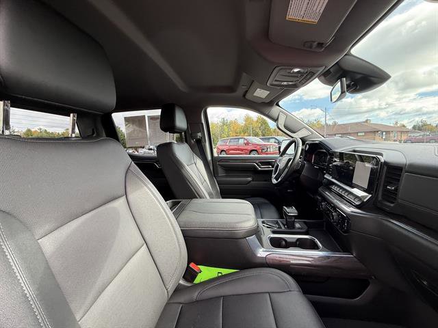 Used 2024 Chevrolet Silverado 1500 LTZ image 17