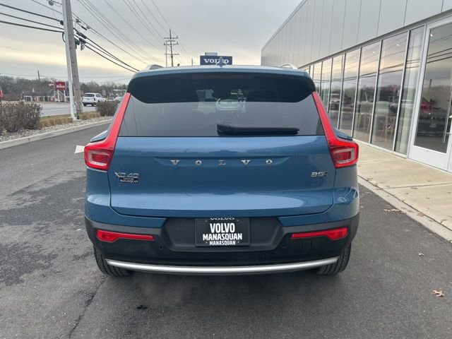 Certified 2025 Volvo XC40 B5 Plus image 4