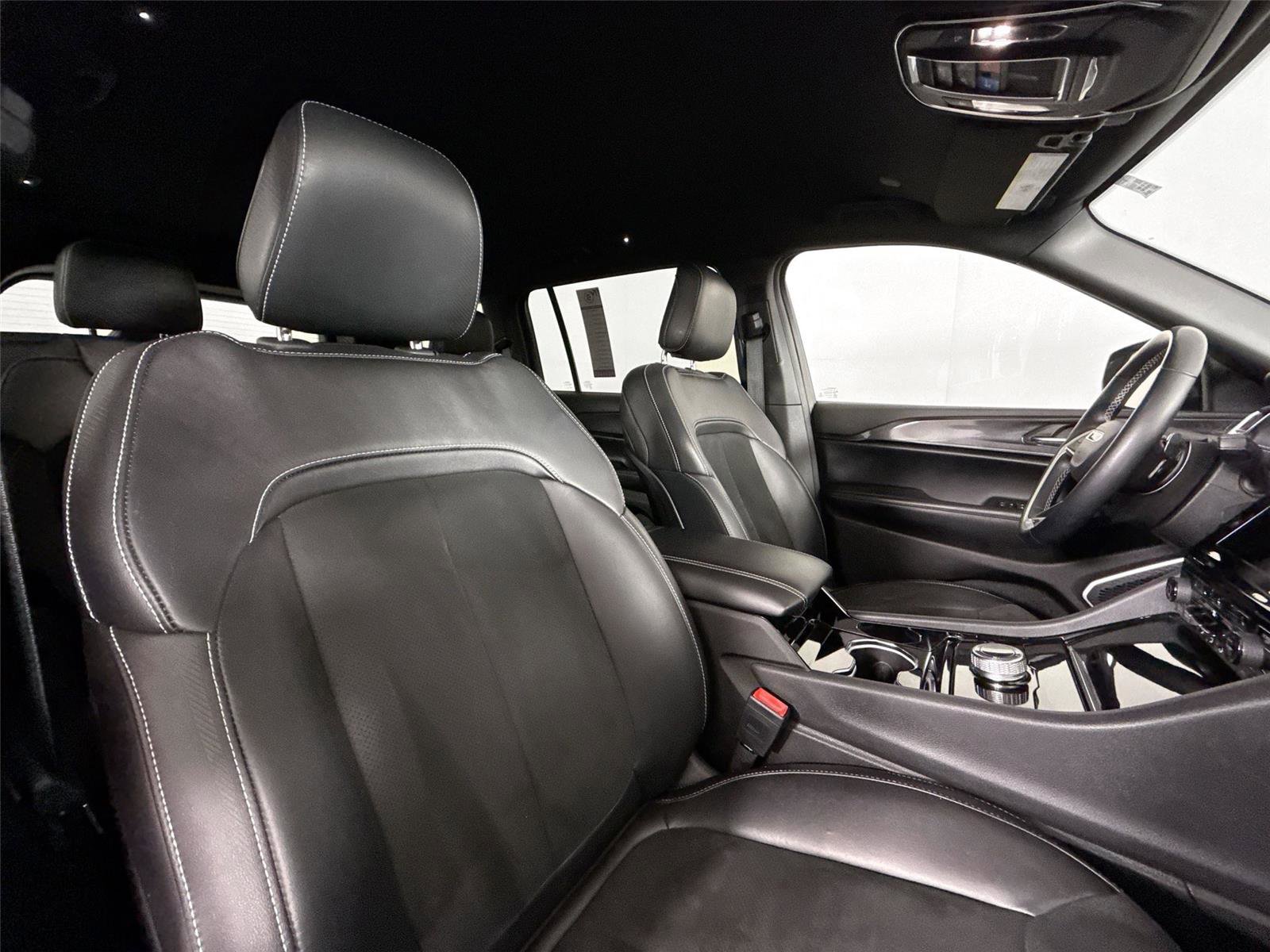 Used 2021 Jeep Grand Cherokee L Laredo AWD/4WD image 41