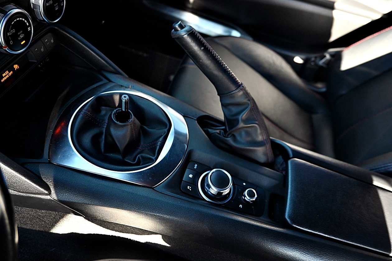 Used 2018 MAZDA MX-5 Miata RF Grand Touring image 18