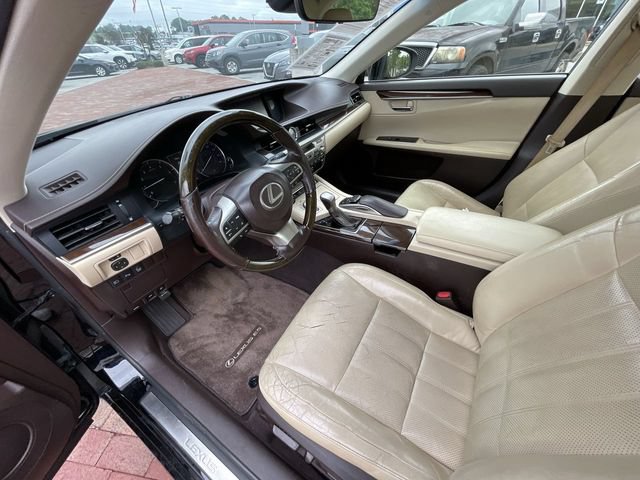 Used 2016 Lexus ES 350 w/ Luxury Package w/Wood Trim FWD image 11