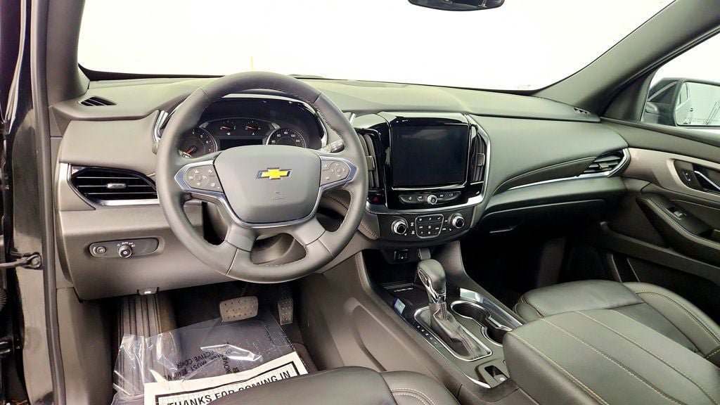 Used 2023 Chevrolet Traverse LT AWD/4WD image 11