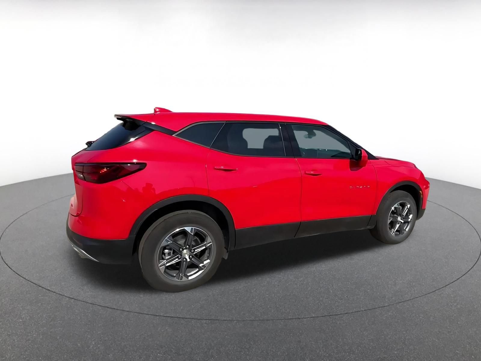 Used 2025 Chevrolet Blazer LT FWD image 13