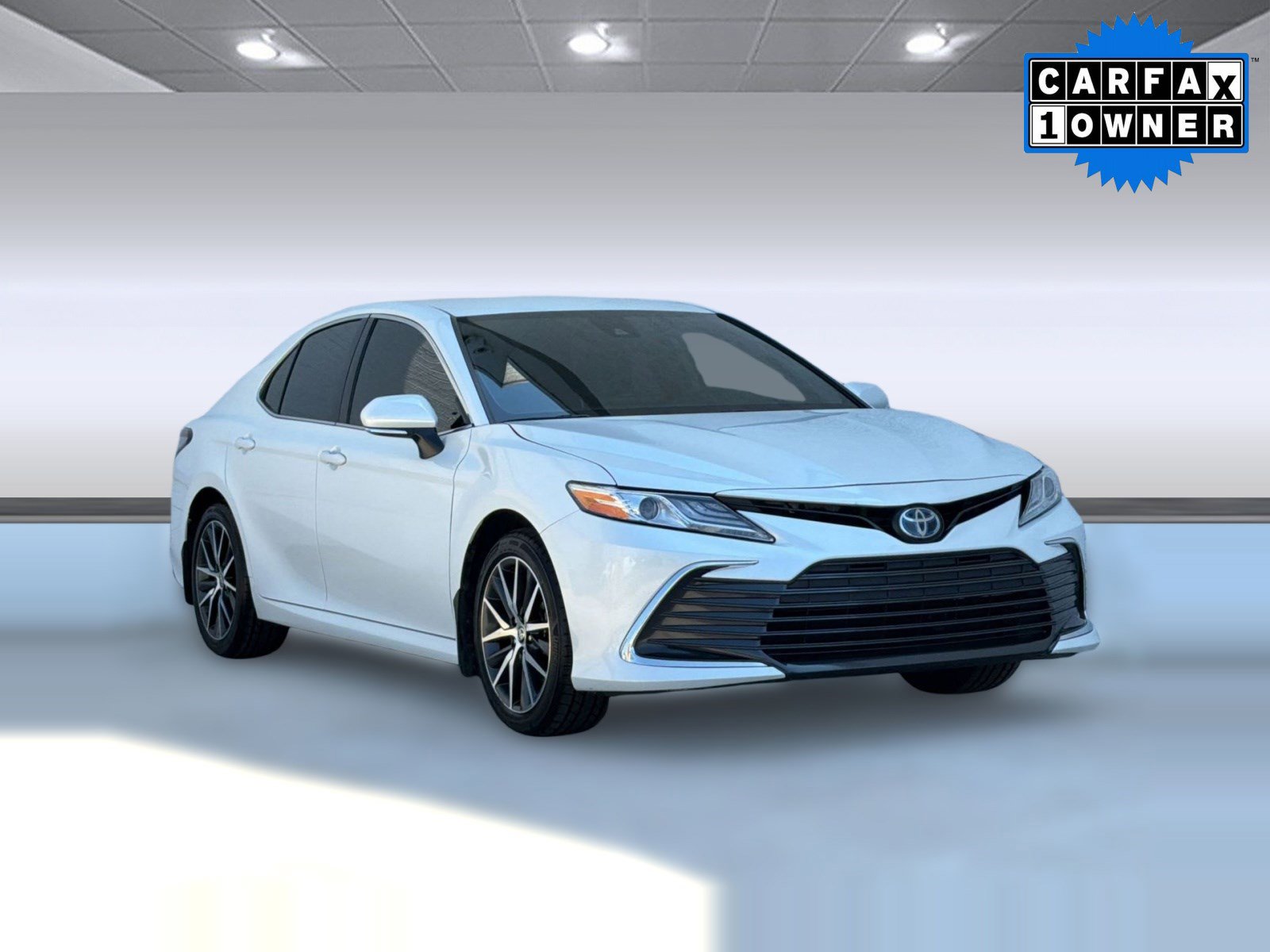Used 2023 Toyota Camry XLE w/ Cold Weather Package image 7