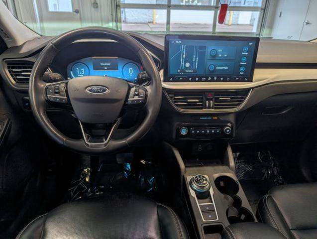 Certified 2024 Ford Escape Platinum AWD/4WD image 17