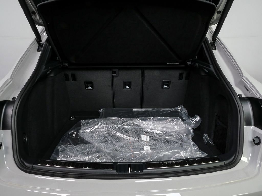 New 2026 Porsche Macan image 32