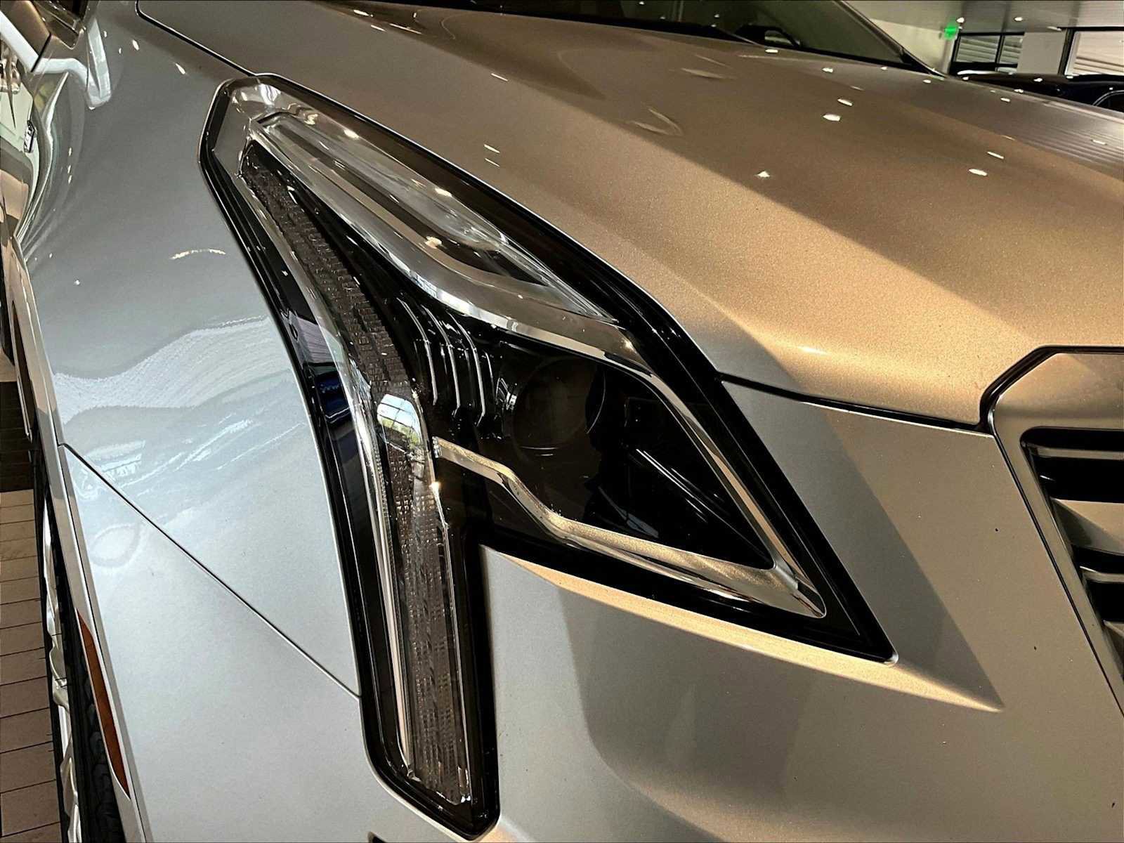 Used 2018 Cadillac XT5 Premium Luxury image 15