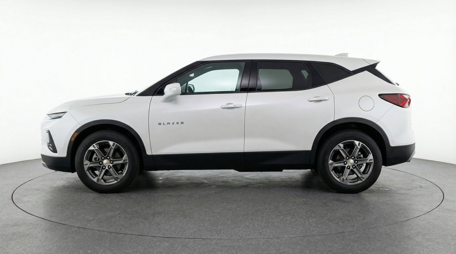 Used 2025 Chevrolet Blazer LT FWD image 5