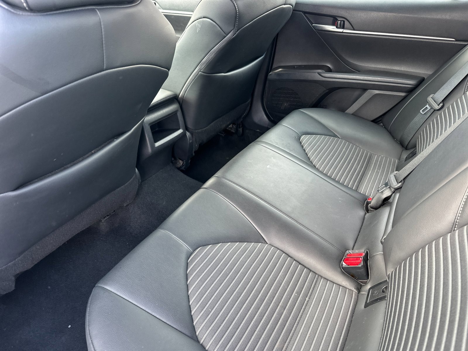 Used 2024 Toyota Camry SE image 11