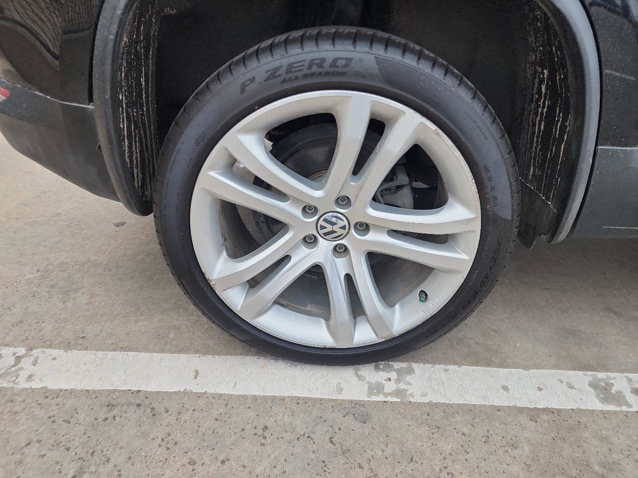 Used 2016 Volkswagen Tiguan SEL FWD image 30