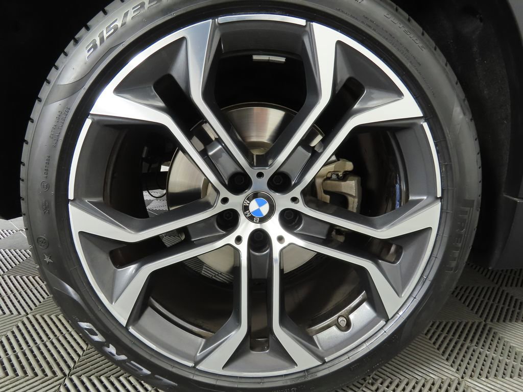 Certified 2024 BMW X5 xDrive40i w/ Premium Package image 32