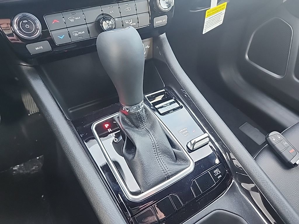 New 2026 Jeep Compass Latitude image 30