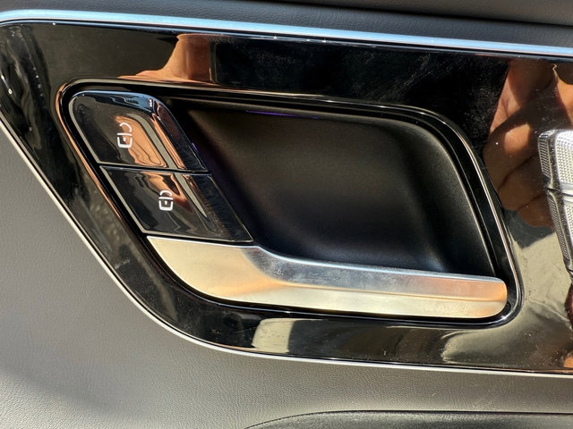 Used 2025 Mercedes-Benz GLC 43 AMG 4MATIC image 13