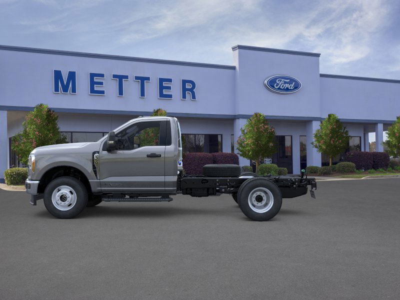 New 2025 Ford F350 XL w/ XL Chrome Package image 3