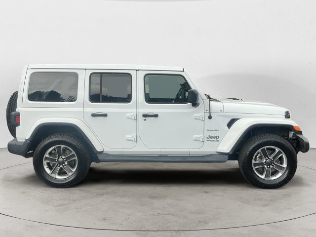 Used 2019 Jeep Wrangler Unlimited Sahara w/ Cold Weather Group AWD/4WD image 4