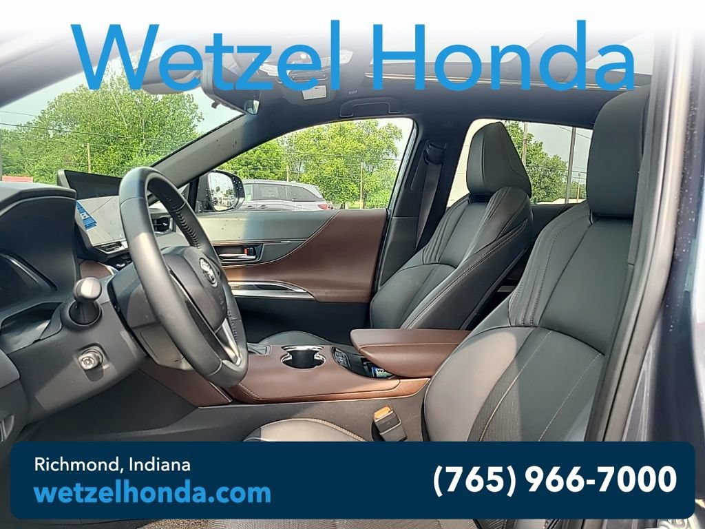 Used 2023 Toyota Venza Limited AWD/4WD image 7