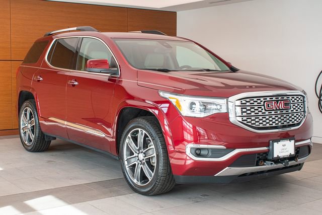 Used 2017 GMC Acadia Denali w/ Technology Package AWD/4WD image 5