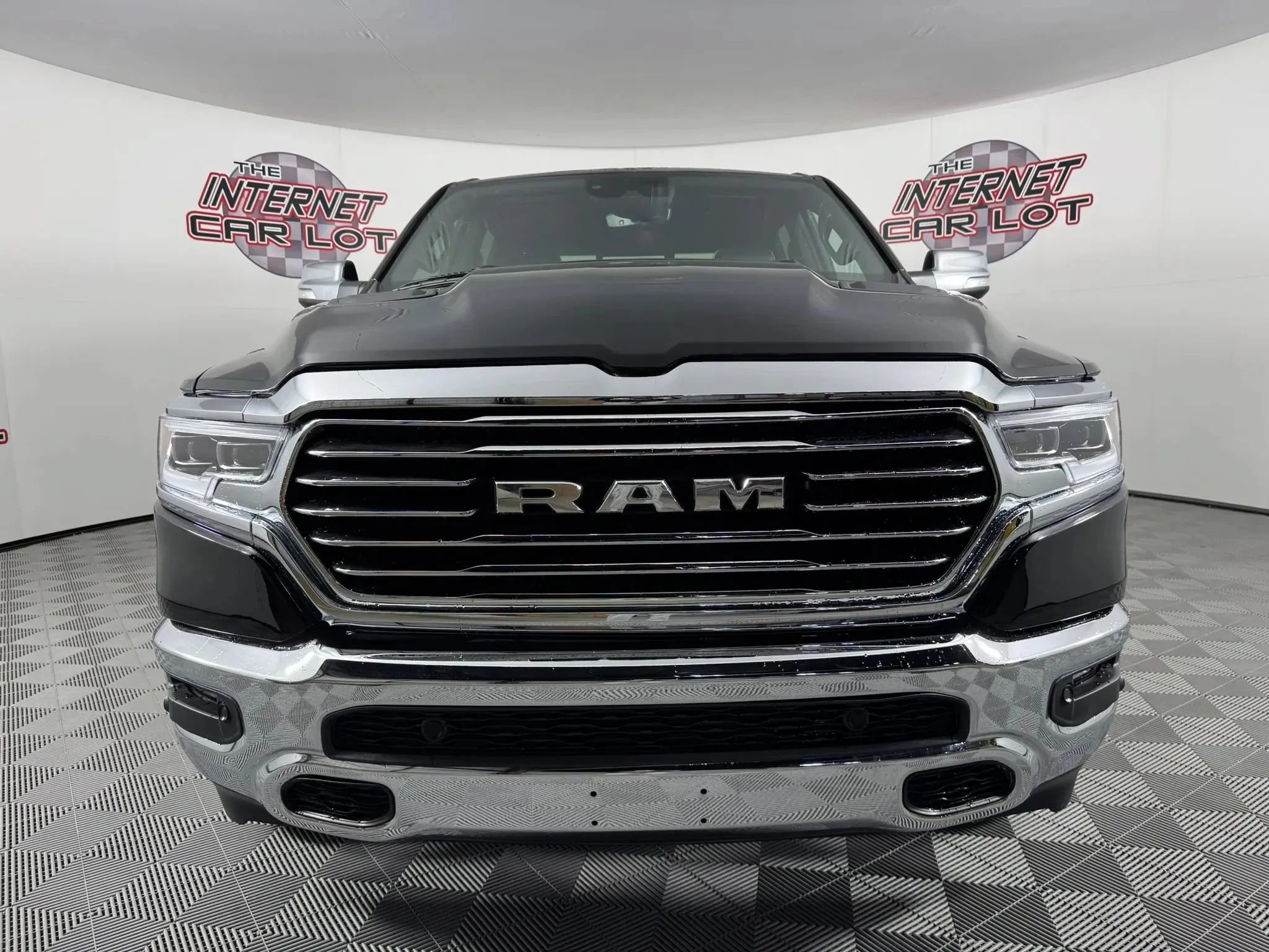 Used 2022 RAM 1500 Laramie w/ Sport Appearance Package AWD/4WD image 2