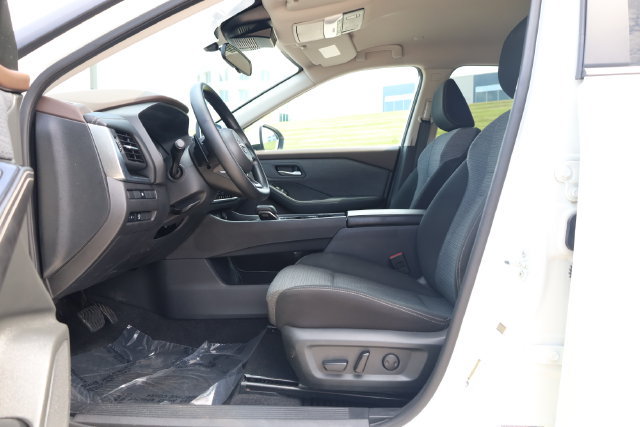 Certified 2023 Nissan Rogue SV AWD/4WD image 13