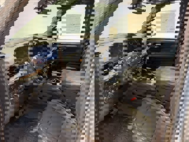 New 2026 Chevrolet Suburban Premier image 8