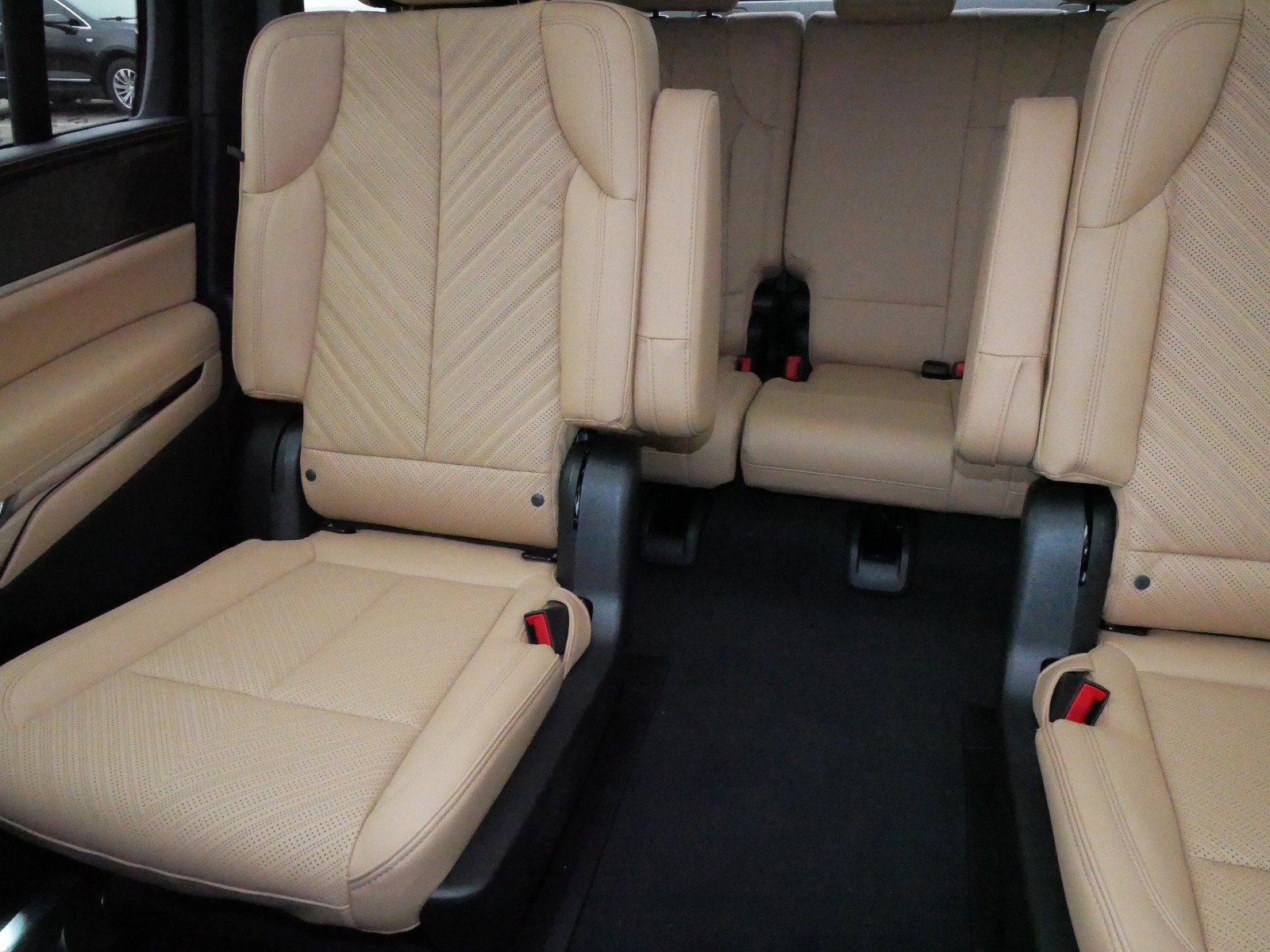 New 2025 Cadillac Escalade IQ Sport 2 w/ LPO, ONYX Package image 10