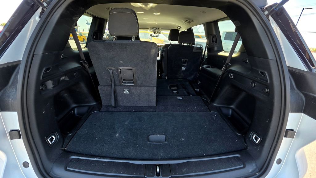 Used 2024 Jeep Grand Cherokee L Laredo AWD/4WD image 9