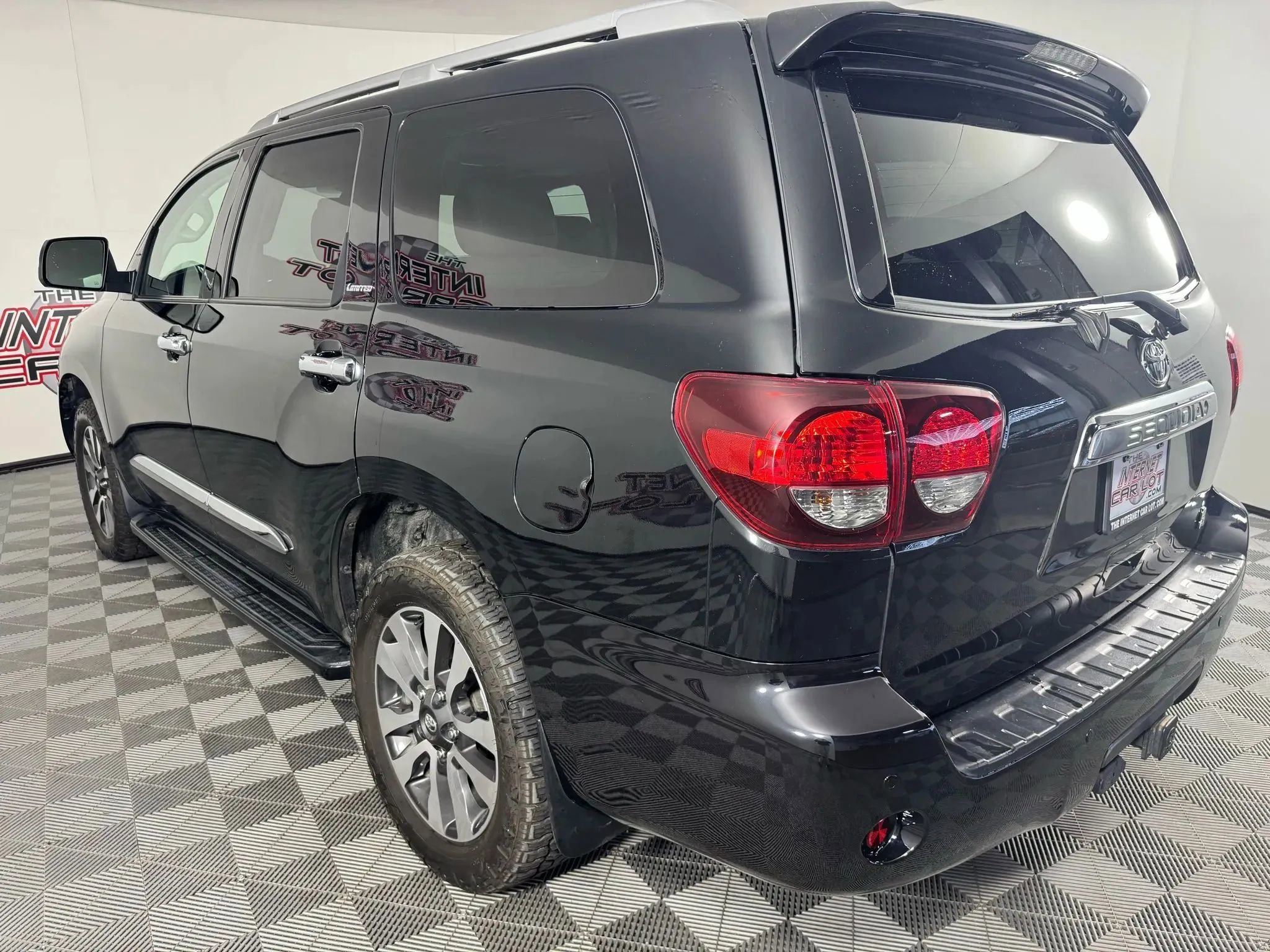 Used 2019 Toyota Sequoia Limited image 27