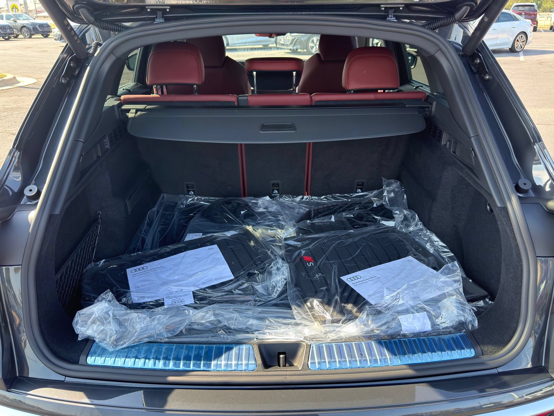 New 2026 Audi SQ5 Prestige AWD/4WD image 9
