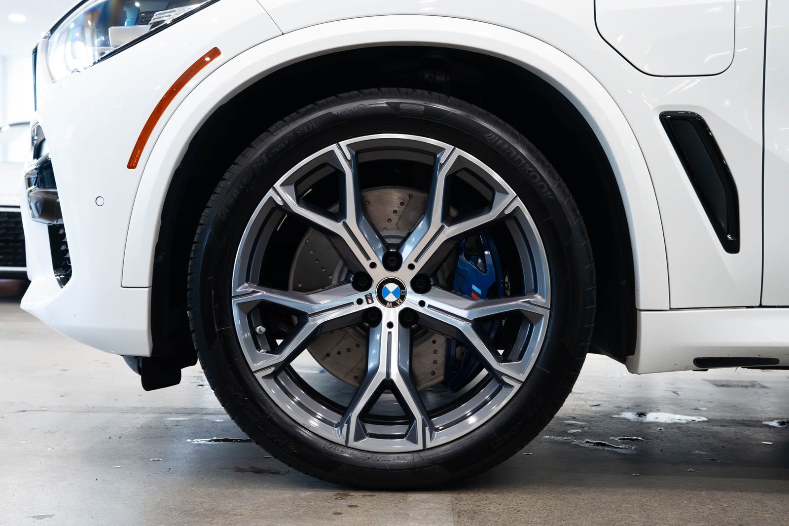 Used 2021 BMW X5 xDrive45e w/ M Sport Package image 7