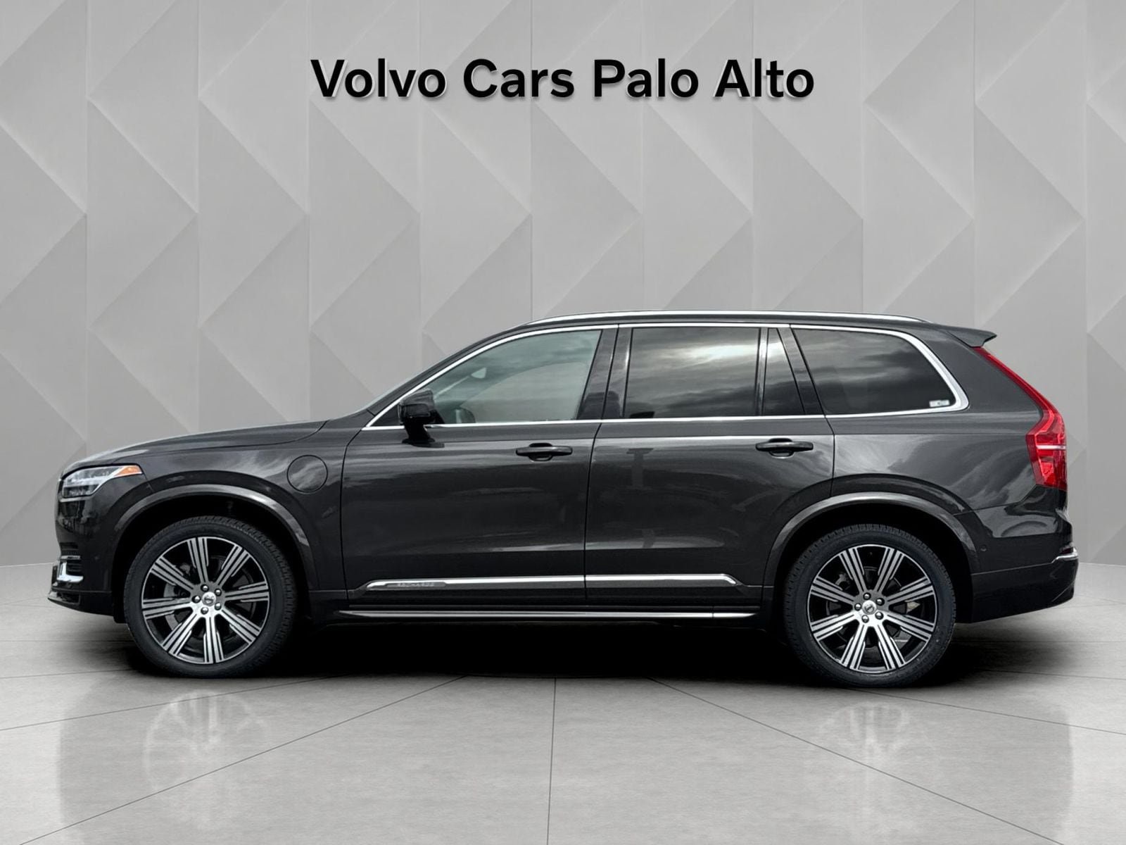 Certified 2024 Volvo XC90 T8 Ultimate AWD/4WD image 7