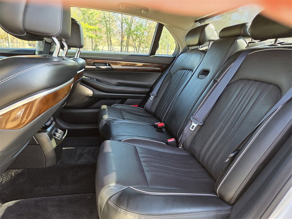 Used 2018 Genesis G90 3.3T Premium image 22