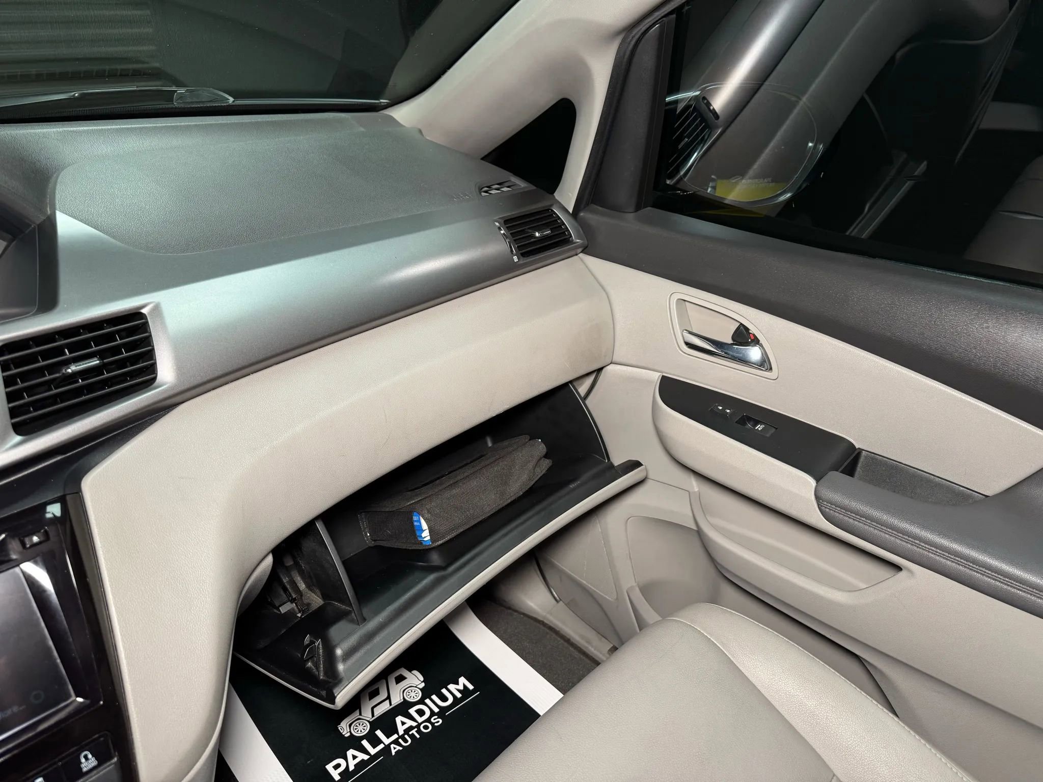 Used 2014 Honda Odyssey EX-L image 42